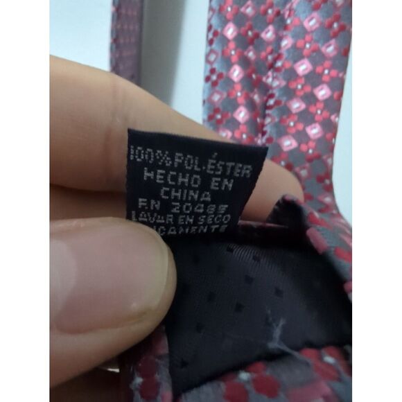 Pierre Cardin Necktie Polyester Red Diamond Geometric Pattern - Picture 6 of 7